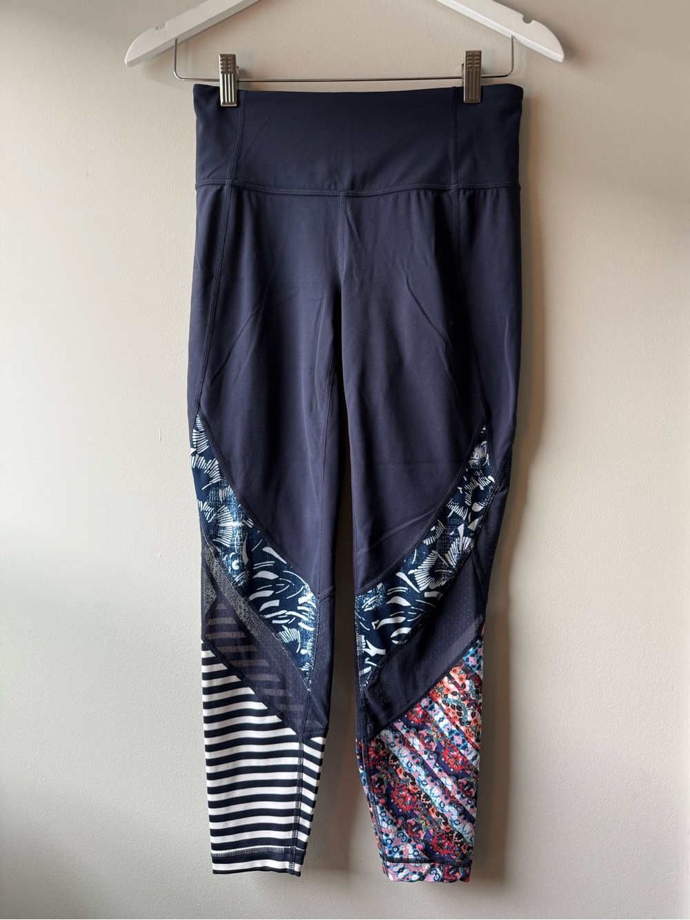 Athleta Salutation 7/8 Leggings S Navy Mixed Print Mesh Panel